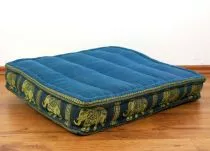 Sitzkissen, Bodensitzkissen mit Seidenstickerei  *hellblau - Elefanten*